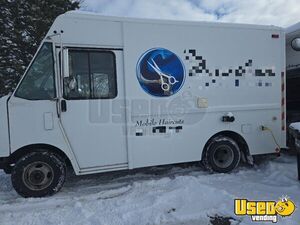 2004 P42 Mobile Hair Salon Truck Mobile Hair & Nail Salon Truck Cabinets Montana Gas Engine for Sale