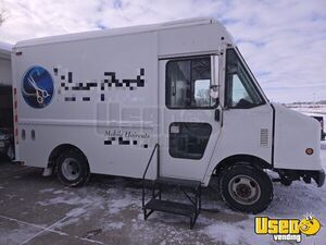 2004 P42 Mobile Hair Salon Truck Mobile Hair & Nail Salon Truck Montana Gas Engine for Sale