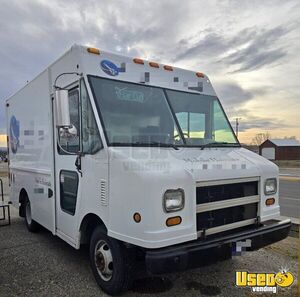 2004 P42 Mobile Hair Salon Truck Mobile Hair & Nail Salon Truck Montana Gas Engine for Sale