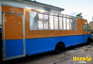 2004 P42 Step Van All-purpose Food Truck Diamond Plated Aluminum Flooring Texas Gas Engine for Sale