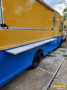 2004 P42 Step Van All-purpose Food Truck Hand-washing Sink Texas Gas Engine for Sale