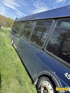 2004 Shuttle Bus Coach Bus 3 Utah for Sale