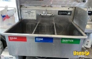 2004 Workhorse All-purpose Food Truck Reach-in Upright Cooler Illinois Gas Engine for Sale