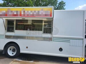 2005 20' Diesel Step Van Kitchen Food Truck All-purpose Food Truck Removable Trailer Hitch Missouri Diesel Engine for Sale