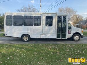 2005 E450 Mobile Boutique Spare Tire Pennsylvania Diesel Engine for Sale