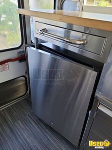 2005 Express All-purpose Food Truck Work Table Hawaii Gas Engine for Sale