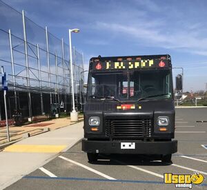 2005 Mt 45 Chassis All-purpose Food Truck Spare Tire California Diesel Engine for Sale