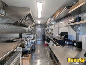 2005 Mt45 All-purpose Food Truck Stainless Steel Wall Covers Oregon Diesel Engine for Sale