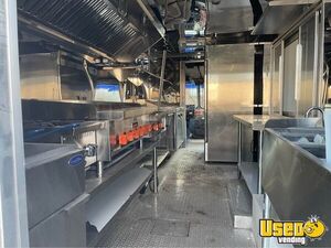 2005 P42 All-purpose Food Truck Concession Window Wisconsin Diesel Engine for Sale