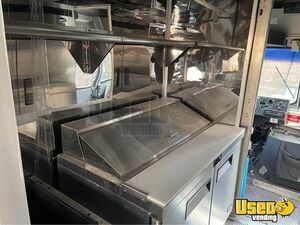 2005 P42 All-purpose Food Truck Diamond Plated Aluminum Flooring Wisconsin Diesel Engine for Sale