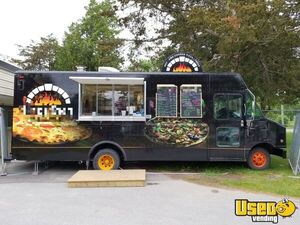 2006 E450 Pizza Food Truck Ontario Gas Engine for Sale