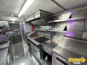 2006 Food Truck All-purpose Food Truck Diamond Plated Aluminum Flooring Texas Diesel Engine for Sale