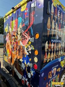 2006 Ice Cream Truck Ice Cream Truck Stainless Steel Wall Covers Kansas Diesel Engine for Sale