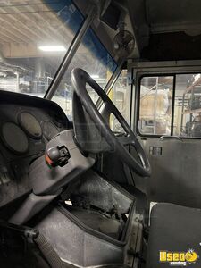 2006 Mt45 Chassis All-purpose Food Truck Oven California Diesel Engine for Sale