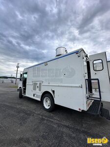 2006 Mt55 All-purpose Food Truck Diamond Plated Aluminum Flooring Pennsylvania Diesel Engine for Sale