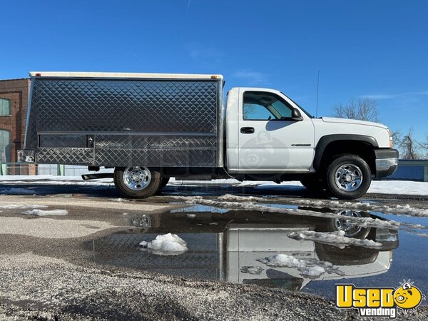 2006 Silverado 2500 Lunch Serving Food Truck Missouri Gas Engine for Sale