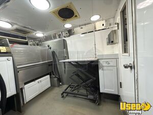 2006 Sprinter Pet Care / Veterinary Truck Electrical Outlets Connecticut Diesel Engine for Sale