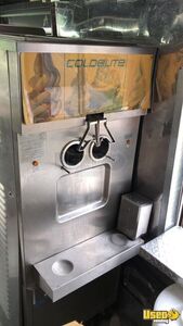 2006 Step Van Ice Cream Truck Stainless Steel Wall Covers Ontario Diesel Engine for Sale