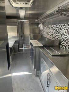 2006 Workhorse All-purpose Food Truck Diamond Plated Aluminum Flooring Minnesota Gas Engine for Sale