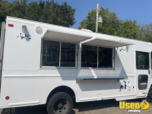 2006 Workhorse All-purpose Food Truck Minnesota Gas Engine for Sale