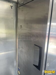 2006 Workhorse All-purpose Food Truck Upright Freezer Minnesota Gas Engine for Sale