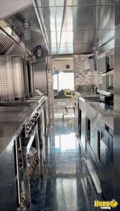 2007 Chassis All-purpose Food Truck Stainless Steel Wall Covers Florida Diesel Engine for Sale