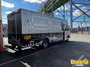 2007 Mt45 All-purpose Food Truck Air Conditioning Massachusetts Diesel Engine for Sale