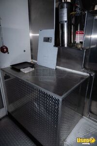 2007 Mt45 Chassis All-purpose Food Truck Chef Base Colorado Diesel Engine for Sale