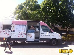 2007 Sprinter. 3500 Bakery Food Truck Air Conditioning British Columbia Diesel Engine for Sale