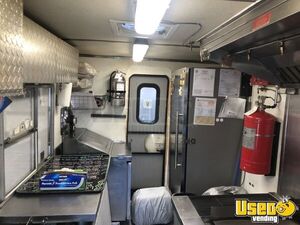 2007 W42 All-purpose Food Truck Diamond Plated Aluminum Flooring Colorado Gas Engine for Sale