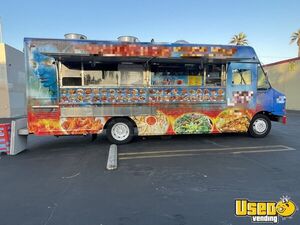 2007 W42 Taco Food Truck California Gas Engine for Sale