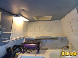 2008 Express Mobile Pet Grooming Truck Pet Care / Veterinary Truck Water Tank Florida Gas Engine for Sale