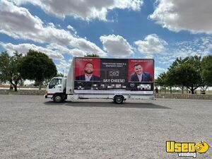 2008 Izusu Mobile Billboard Truck Texas Gas Engine for Sale