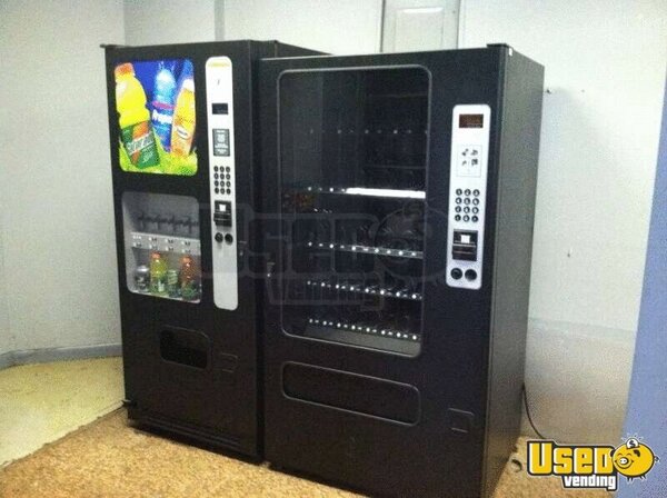 2008 Selectivend Cb500 And Gf35 Soda Vending Machines Connecticut for Sale