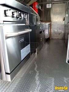 2009 E450 All-purpose Food Truck Diamond Plated Aluminum Flooring Florida Gas Engine for Sale