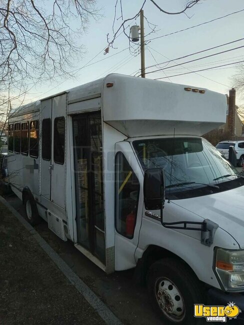 2009 Mobile Hair Salon Truck Mobile Hair & Nail Salon Truck New York Gas Engine for Sale