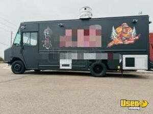 2009 W62 Commercial Chassis All-purpose Food Truck Cabinets Colorado Diesel Engine for Sale