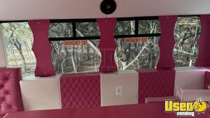 2010 E450 Mobile Hair & Nail Salon Truck 20 Texas Diesel Engine for Sale