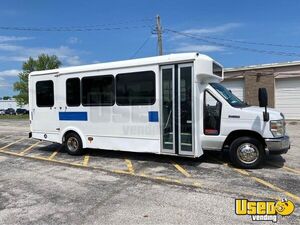 2010 E450 Super Duty Passenger Shuttle Bus Shuttle Bus Missouri Gas Engine for Sale