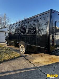 2010 Econoline Goshen Mobile Boutique Concession Window Michigan Gas Engine for Sale