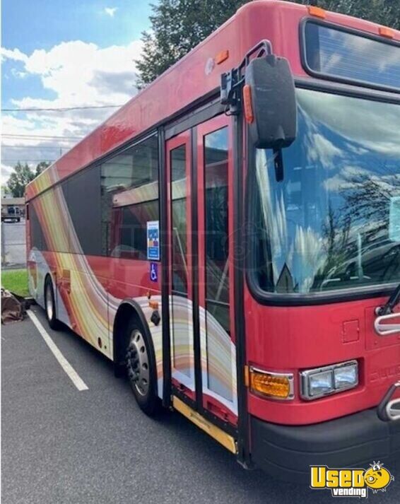 Preowned - 2010 30' Gillig Low Floor Coach Bus | Transport Service ...