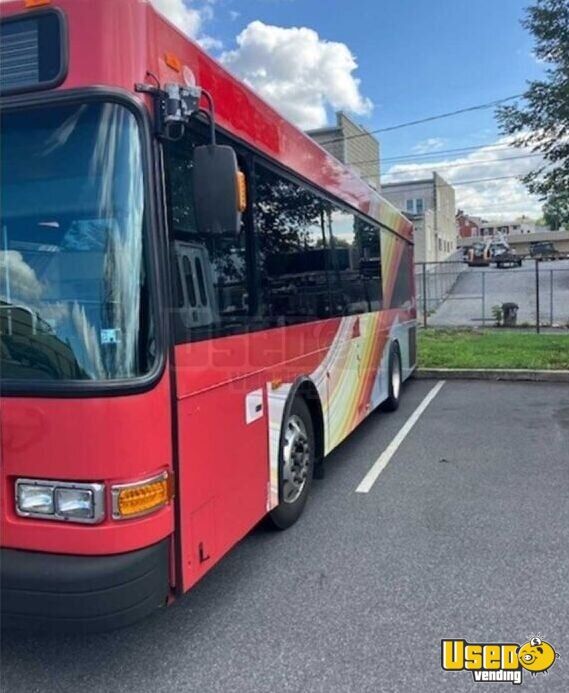 Preowned - 2010 30' Gillig Low Floor Coach Bus | Transport Service ...