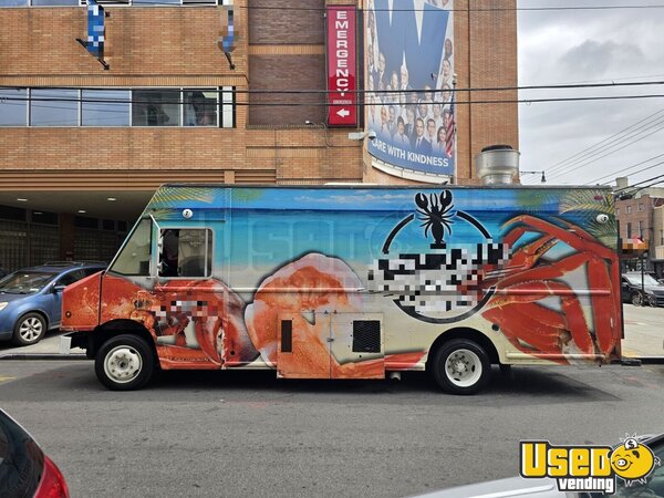 2010 W62 All-purpose Food Truck New York Diesel Engine for Sale