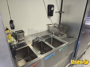 2010 W62 All-purpose Food Truck Water Tank New York Diesel Engine for Sale