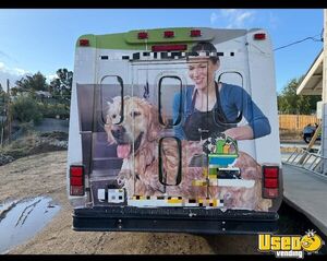 2011 E350 Pet Care / Veterinary Truck Air Conditioning California Gas Engine for Sale