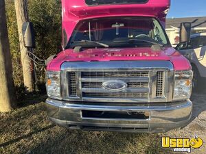 2011 E450 Mobile Hair & Nail Salon Truck Floor Drains Florida Gas Engine for Sale