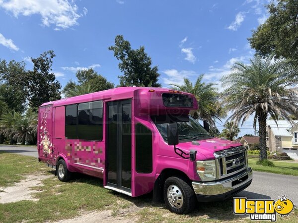 2011 E450 Mobile Hair & Nail Salon Truck Florida Gas Engine for Sale