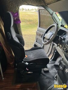 2011 E450 Mobile Hair & Nail Salon Truck Transmission - Automatic Florida Gas Engine for Sale