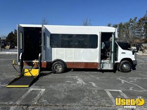 2011 E450 Shuttle Bus New York Gas Engine for Sale