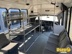 2011 Express Cutaway Shuttle Bus 6 Washington Diesel Engine for Sale